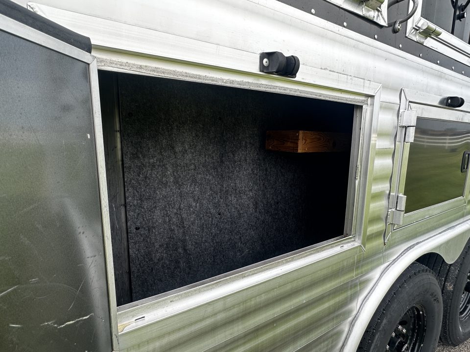 Used 2017 Sierra Trailers 4H 12'6" LQ Horse Trailer