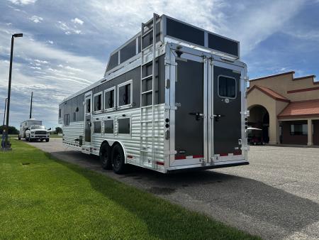 Used 2017 Sierra Trailers 4H 12'6" LQ Horse Trailer