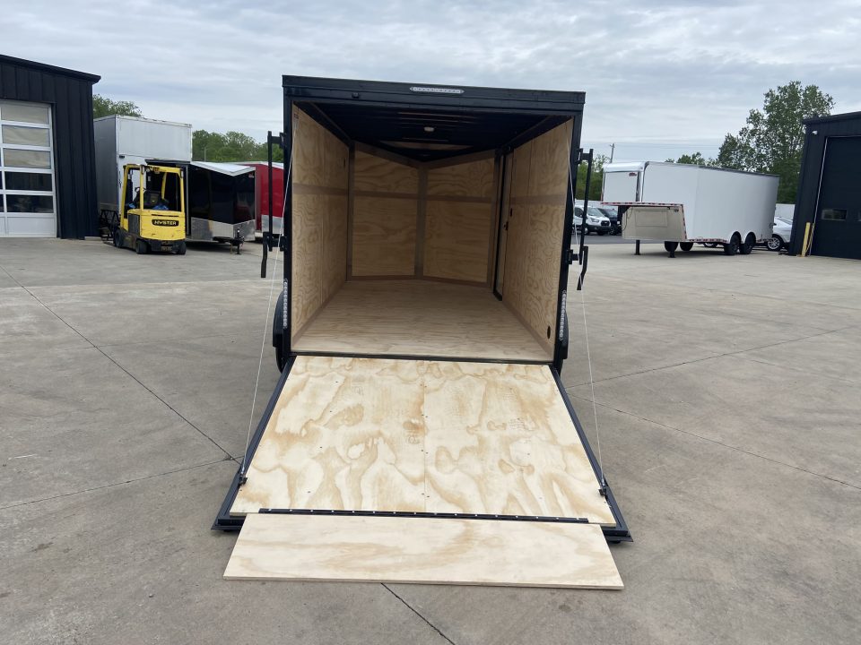 New United 14' UJ V-Nose Enclosed Cargo Trailer
