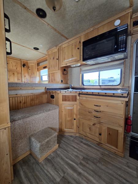 Used 2008 Logan Coach Aluminum XTR 3 Horse Trailer