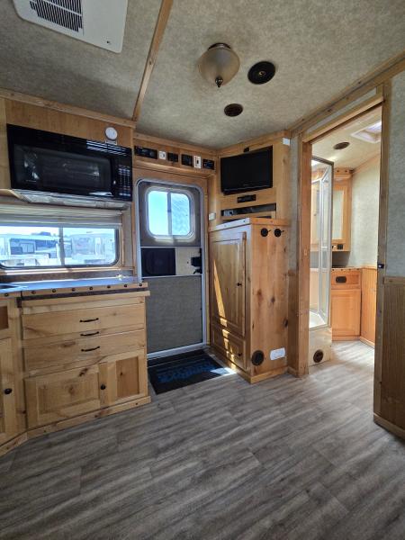 Used 2008 Logan Coach Aluminum XTR 3 Horse Trailer