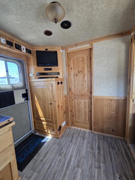 Used 2008 Logan Coach Aluminum XTR 3 Horse Trailer