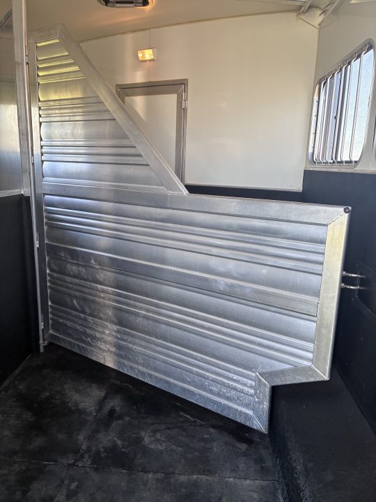 Used 2015 Cimarron Trailers 3H 13'LQ Horse Trailer