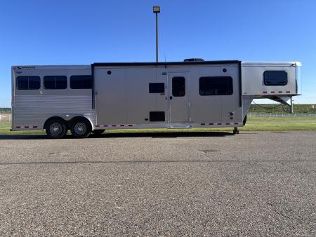 Used 2015 Cimarron Trailers 3H 14'LQ Horse Trailer