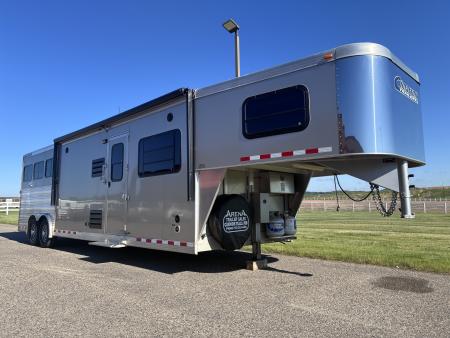 Used 2015 Cimarron Trailers 3H 13'LQ Horse Trailer