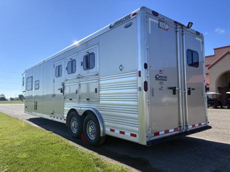 Used 2015 Cimarron Trailers 3H 13'LQ Horse Trailer