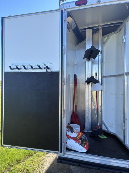 Used 2015 Cimarron Trailers 3H 13'LQ Horse Trailer