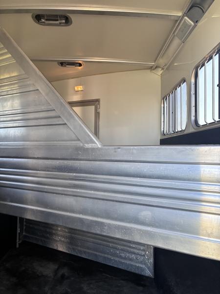 Used 2015 Cimarron Trailers 3H 13'LQ Horse Trailer