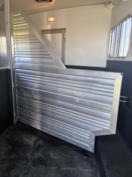 Used 2015 Cimarron Trailers 3H 13'LQ Horse Trailer