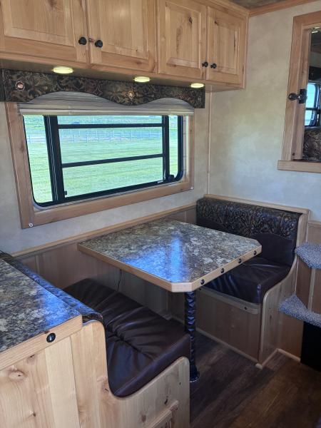 Used 2015 Cimarron Trailers 3H 13'LQ Horse Trailer