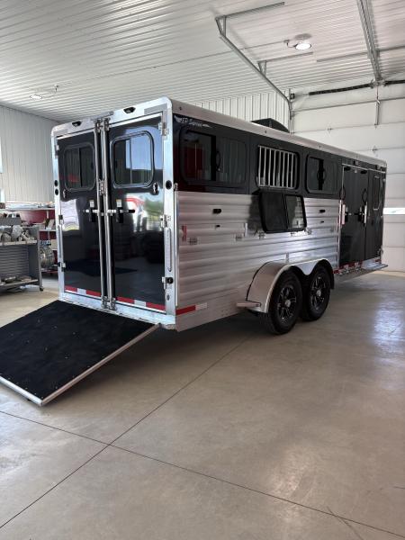 New 2027 Shadow Supreme 8 Pen Trailer