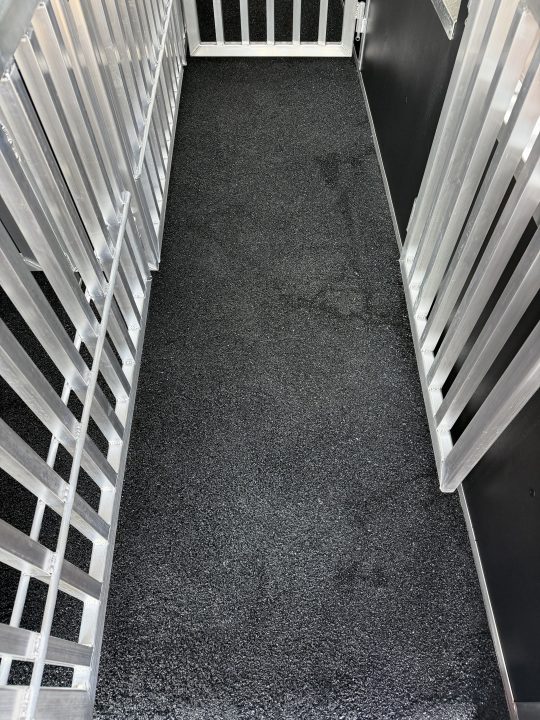 New 2027 Shadow 10 Pen GN Stock / Stock Combo Trailer