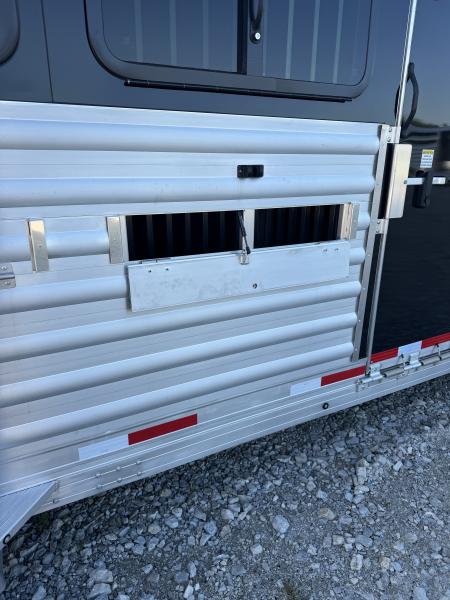 New 2027 Shadow 10 Pen GN Stock / Stock Combo Trailer
