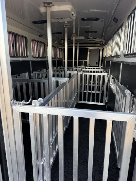 New 2027 Shadow 10 Pen GN Stock / Stock Combo Trailer