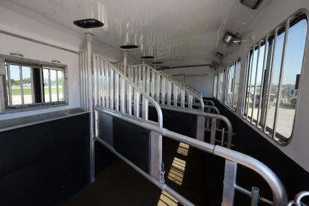 Used 2022 Merhow 5 Horse LQ Trailer W/Slide-Out