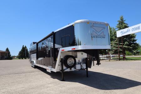 Used 2022 Merhow 5 Horse LQ Trailer W/Slide-Out