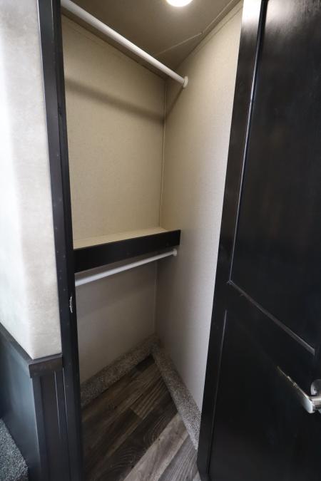 Used 2022 Merhow 5 Horse LQ Trailer W/Slide-Out