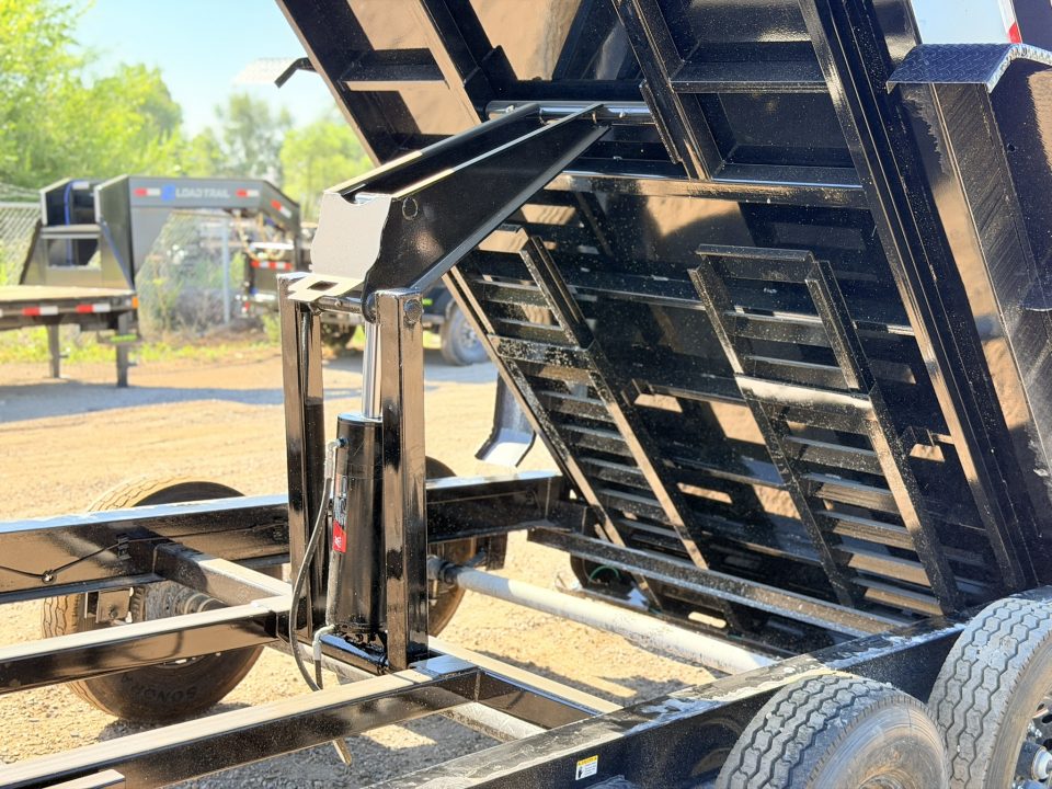 New 2026 Load Trail 7-14 Gooseneck Dump W/ 14 PLY Tire Upgrade 7K Axles