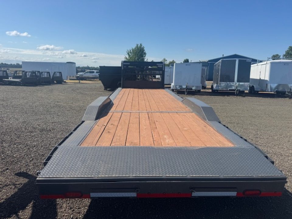 Used 2022 LAMAR TRAILERS H8 102x28 14K Flatbed Trailer GOOSENECK. USED