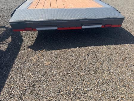 Used 2022 LAMAR TRAILERS H8 102x28 14K Flatbed Trailer GOOSENECK. USED
