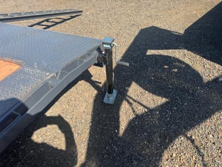 Used 2022 LAMAR TRAILERS H8 102x28 14K Flatbed Trailer GOOSENECK. USED