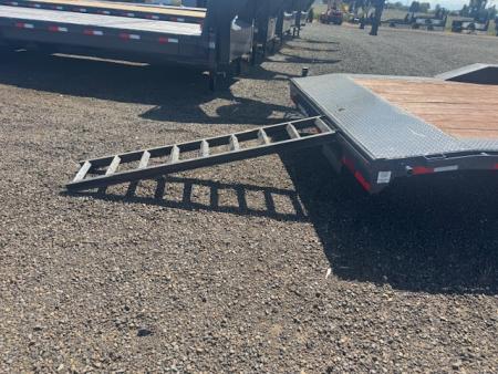 Used 2022 LAMAR TRAILERS H8 102x28 14K Flatbed Trailer GOOSENECK. USED