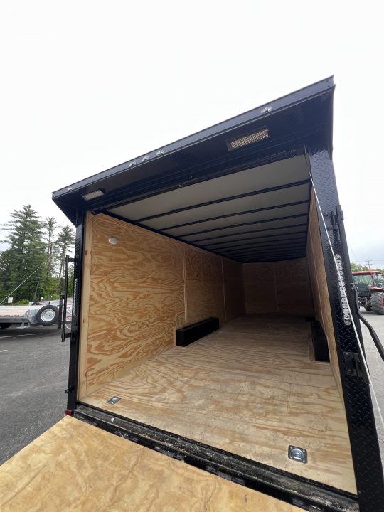 New DEMO* 2026 Panther Cargo 8.5X24+2ft V-Nose / .080 Polycore / 7' interior / Blackout/ Spoiler -9990 GVW