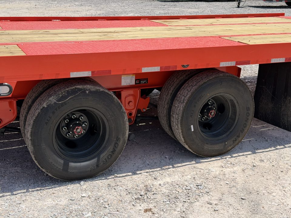 New 2026 Load Trail GT 102X40 25.9K GVWR 18K WINCH 5" RUB RAIL 14PLY TIRES Tilt Trailer