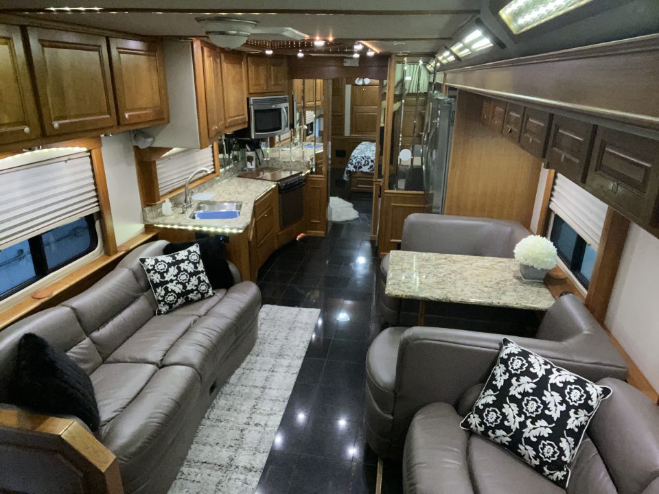Used 2010 Cascadia 50' Motorhome