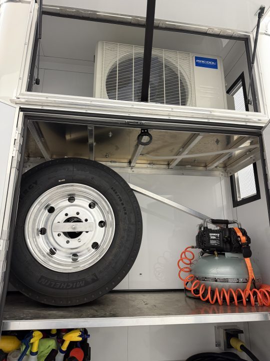 Used United Trailers UAT-8.532 Stacker