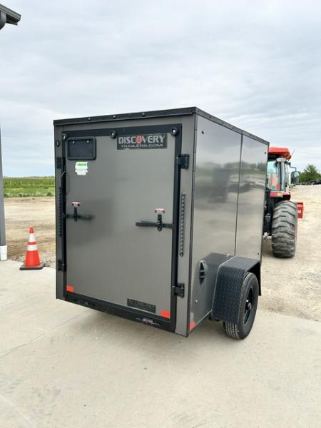 New 2026 Discovery Trailers 5X8 V NOSE RAMP DOOR Cargo / Enclosed Trailer