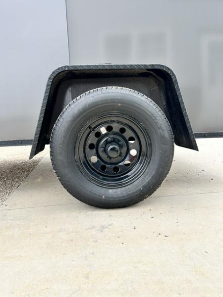 New 2026 Discovery Trailers 5X8 V NOSE RAMP DOOR Cargo / Enclosed Trailer