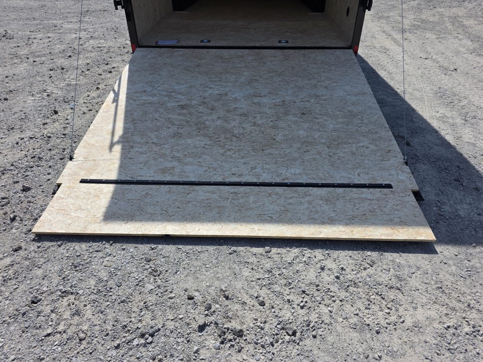 New 2026 Formula Trailers 8.5X24 SCREWLESS EXTERIOR BLACKOUT 7' INSIDE 10K GVWR Cargo / Enclosed Trailer