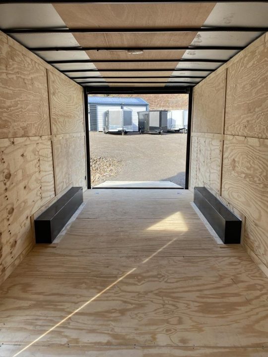 New 2026 Deep South 8.5x20 7ft6 interior height, 5200lb axles, alumium wheels, screwless siding Cargo / Enclosed Trailer