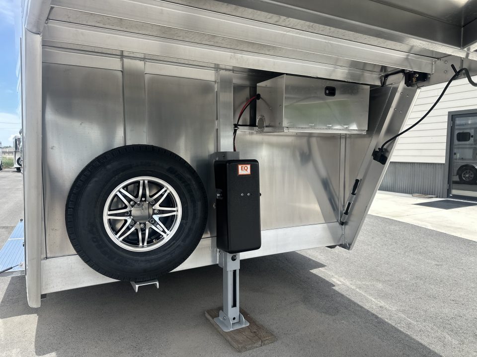 New 2027 Cimarron 5 Horse Trainer Trailer