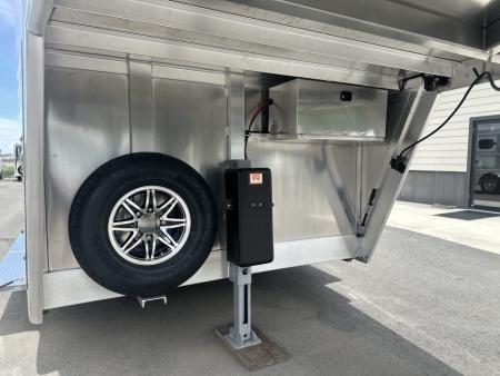 New 2027 Cimarron 5 Horse Trainer Trailer
