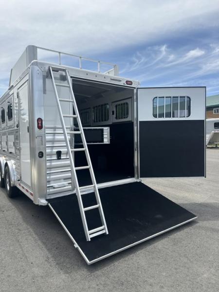 New 2027 Cimarron 5 Horse Trainer Trailer