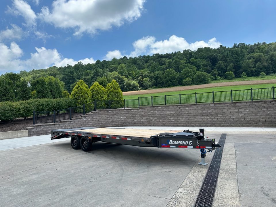 New Diamond C 24' I-Beam Deck Over with MAX Ramps (DEC210)