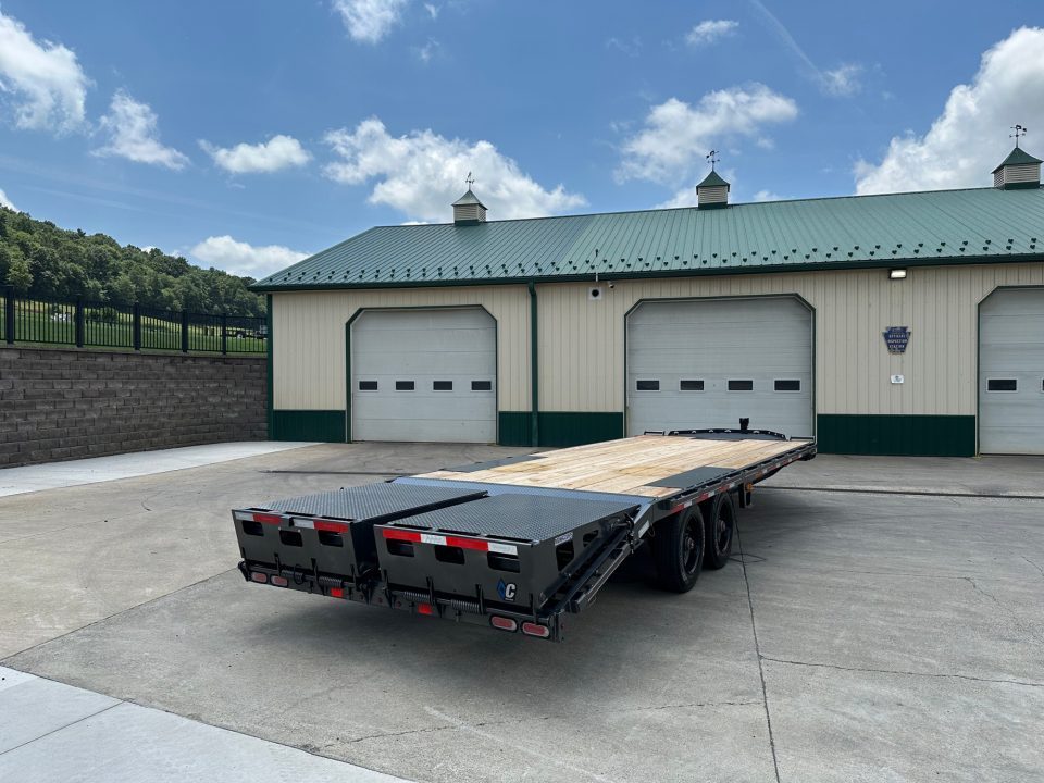 New Diamond C 24' I-Beam Deck Over with MAX Ramps (DEC210)