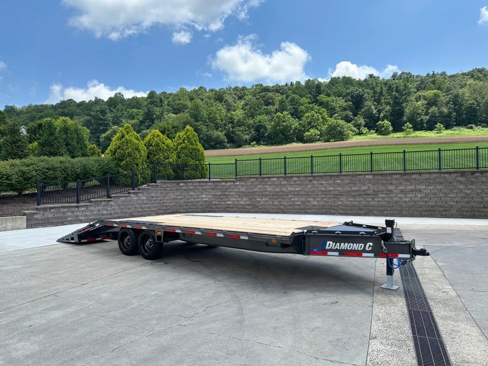 New Diamond C 24' I-Beam Deck Over with MAX Ramps (DEC210)