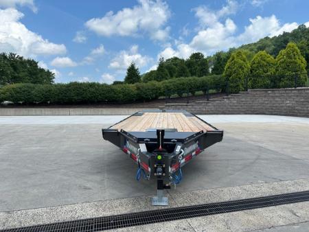 New Diamond C 24' I-Beam Deck Over with MAX Ramps (DEC210)