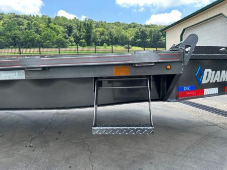 New Diamond C 24' I-Beam Deck Over with MAX Ramps (DEC210)