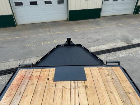 New Diamond C 24' I-Beam Deck Over with MAX Ramps (DEC210)