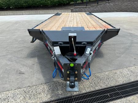 New Diamond C 24' I-Beam Deck Over with MAX Ramps (DEC210)