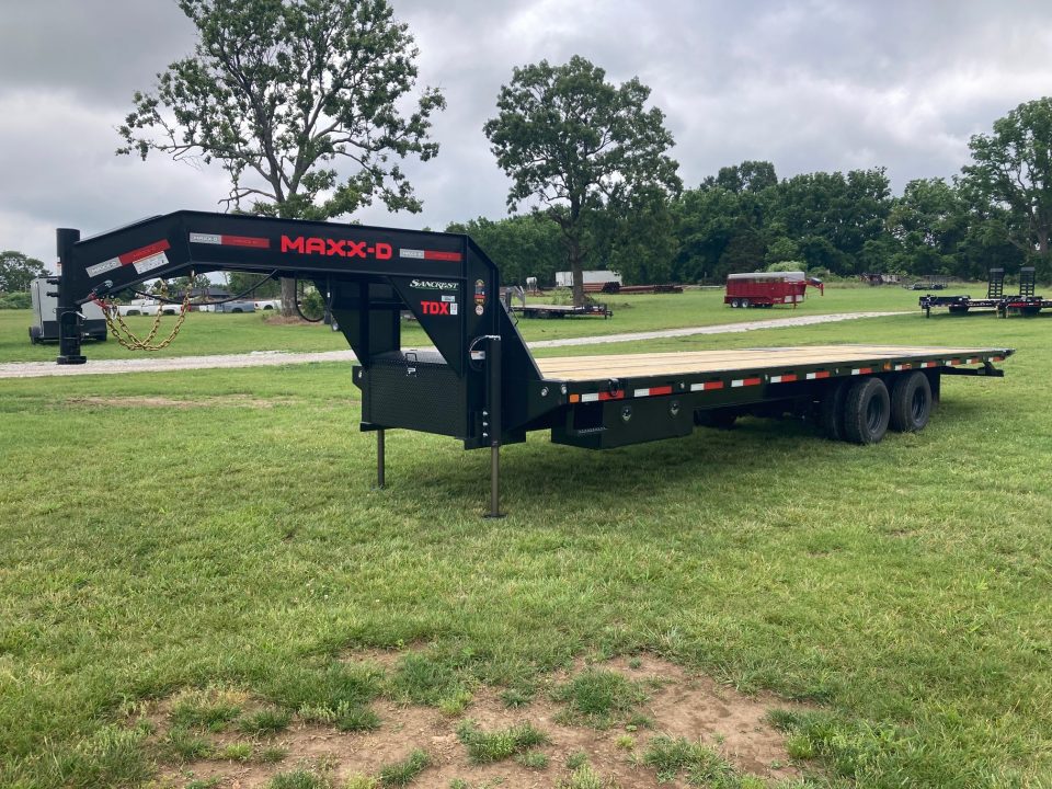 New 2027 MAXX-D 102X32 TANDEM 25K GN FULL TILT W/ HYDROJACKS, WINCH PLATE & WIRELESS REMOTE Tilt Trailer