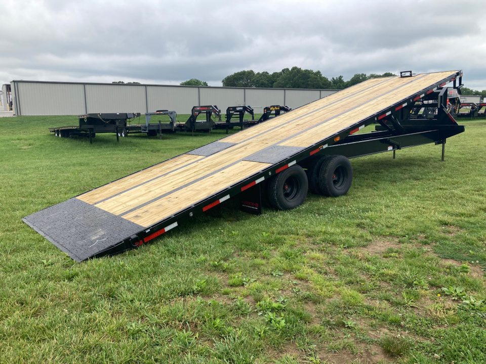 New 2027 MAXX-D 102X32 TANDEM 25K GN FULL TILT W/ HYDROJACKS, WINCH PLATE & WIRELESS REMOTE Tilt Trailer