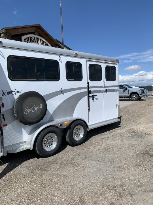 Used 2020 EquiSpirit 2 H Straight load Horse Trailer
