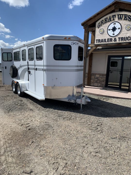Used 2020 EquiSpirit 2 H Straight load Horse Trailer