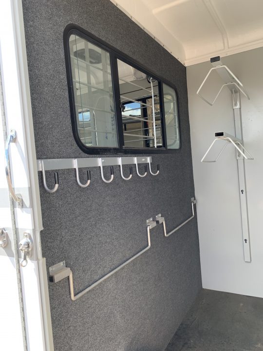 Used 2020 EquiSpirit 2 H Straight load Horse Trailer