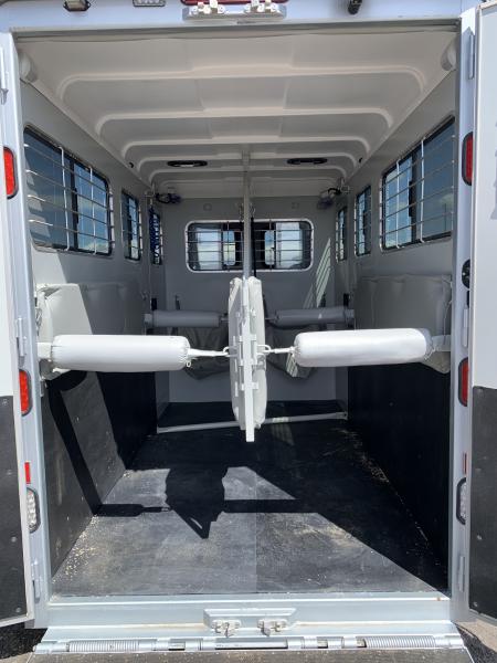 Used 2020 EquiSpirit 2 H Straight load Horse Trailer
